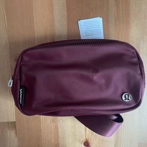 Lululemon Everywhere Belt Bag - Red Merlot
